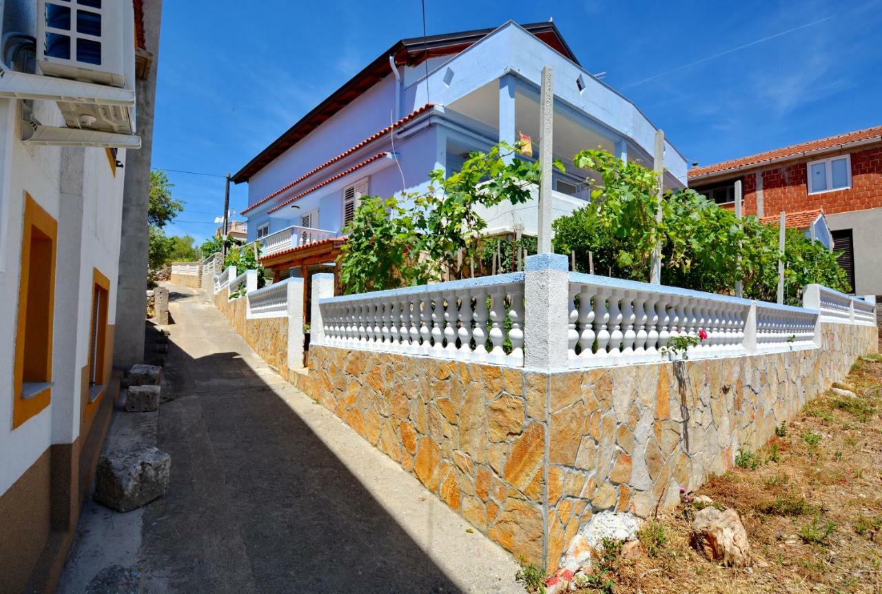 Apartment Blue Sali Bagian luar foto